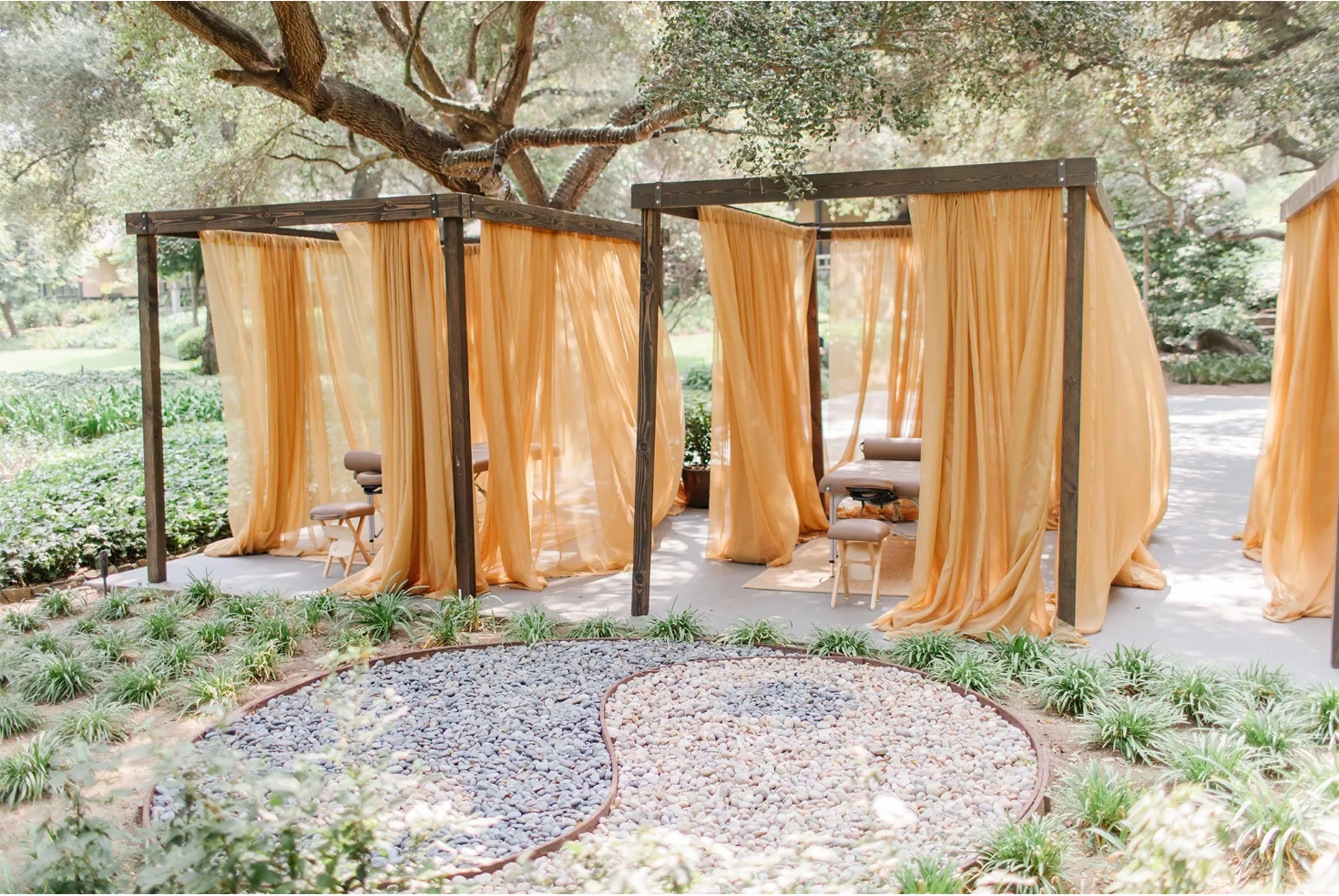 How to Set Up a Safe Outdoor Massage Space
