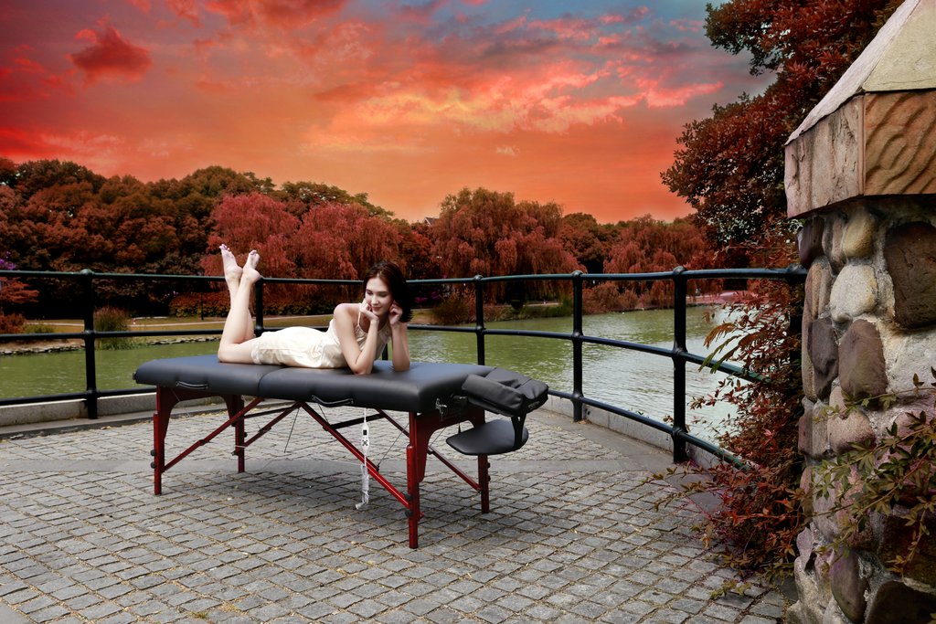 Master Massage 31" MONTCLAIR™ Portable Massage Table Package with Therma-Top - BioHealing Plus